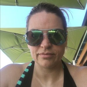 Meet your Posher, Becca